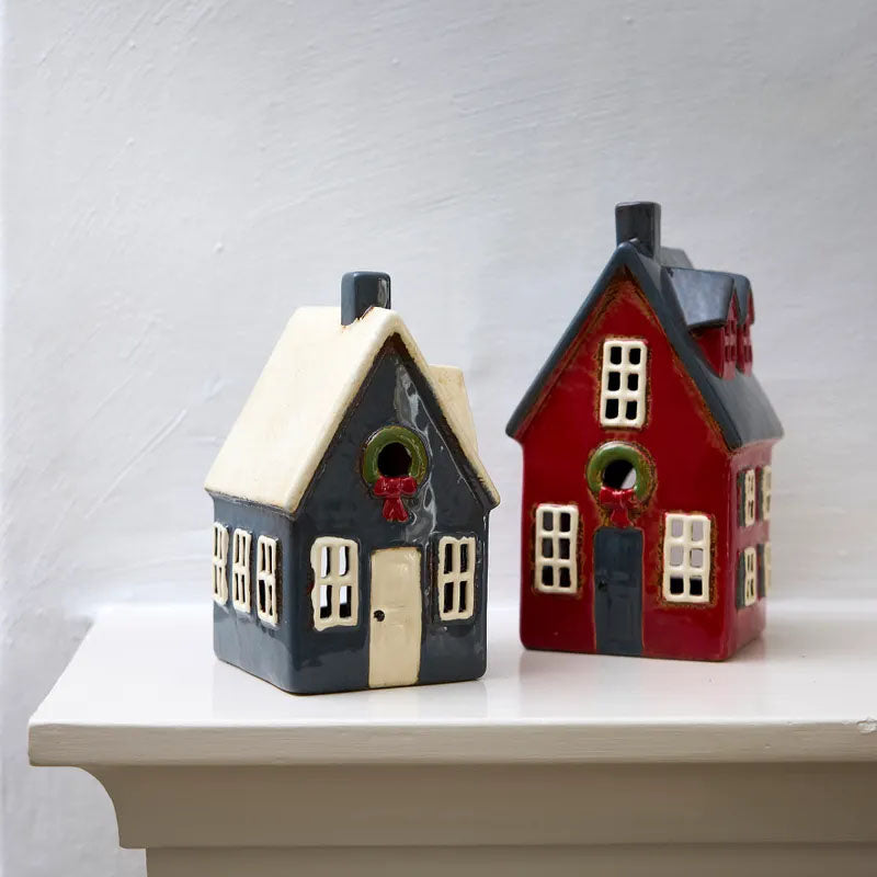 Alsace Tea Light Cottage Navy with Wreath